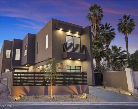 2824 Queens Courtyard Drive Las Vegas NV 89109