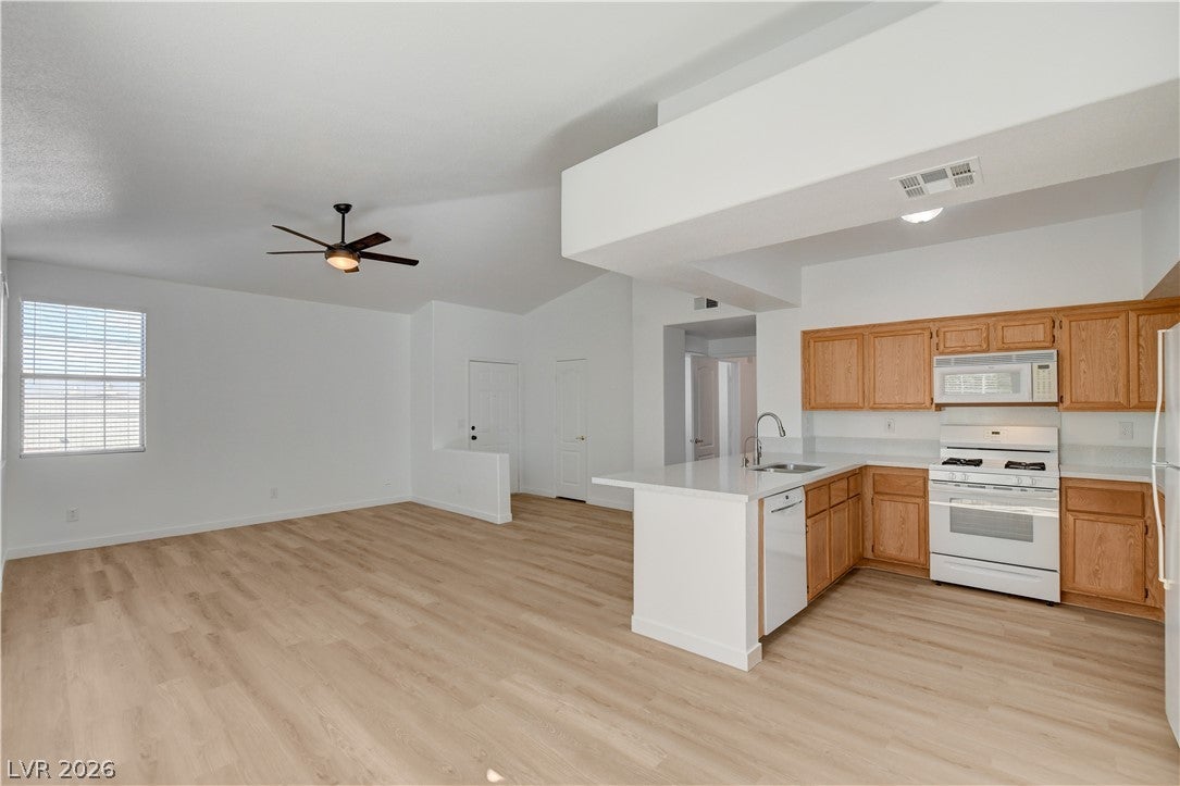 1405 Seward Street 203