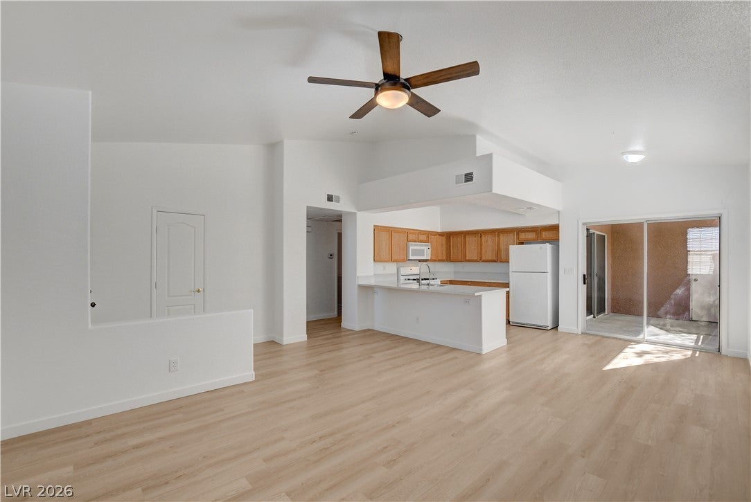 1405 Seward Street 203