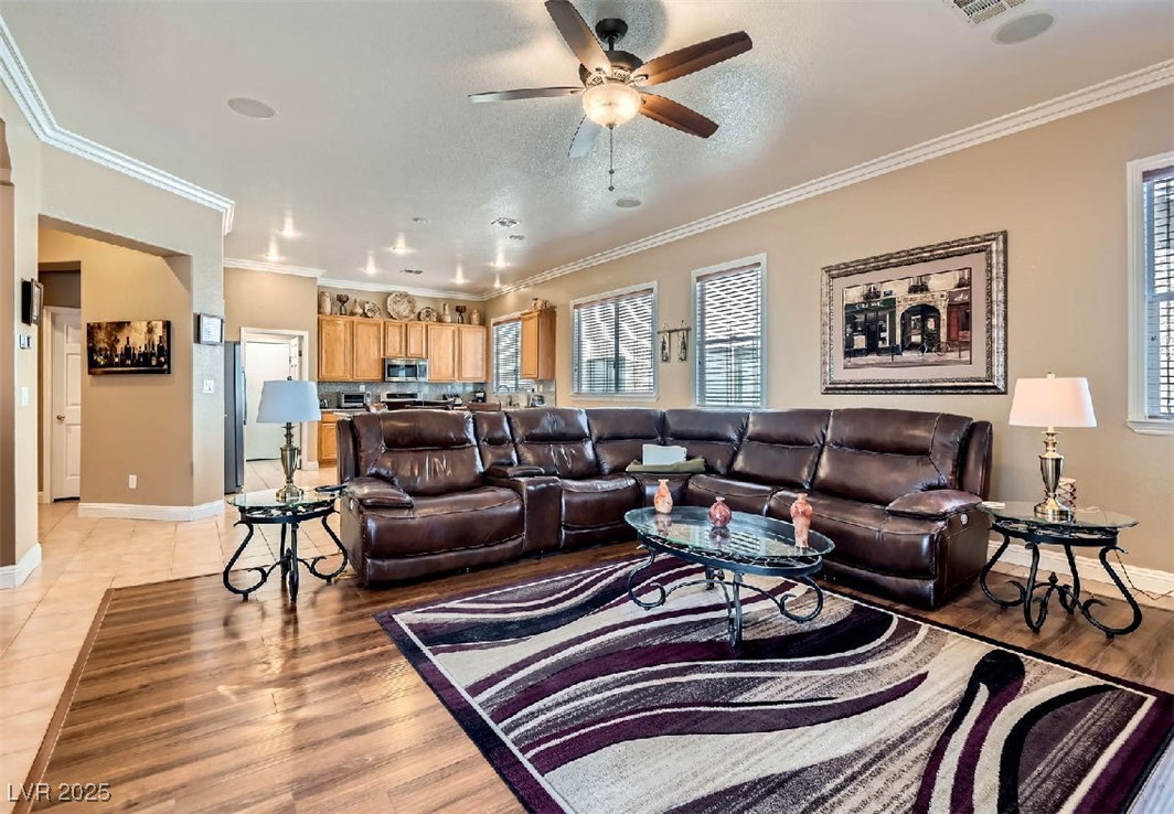 8698 Waterford Bend Street, Las Vegas, Nevada image 16