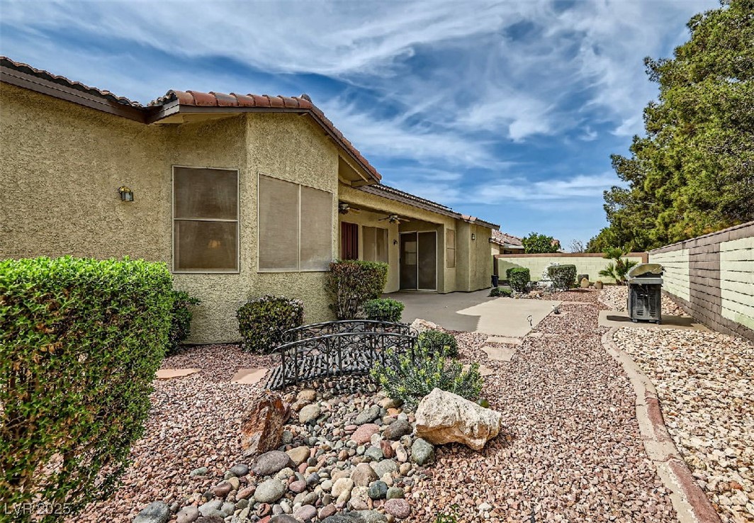 8698 Waterford Bend Street, Las Vegas, Nevada image 28