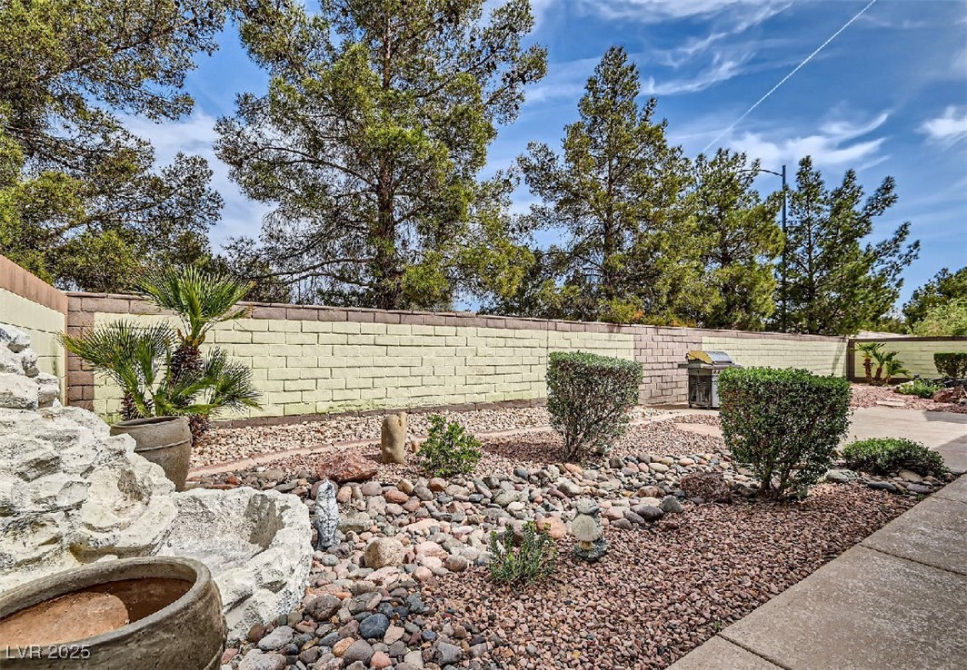 8698 Waterford Bend Street, Las Vegas, Nevada image 27