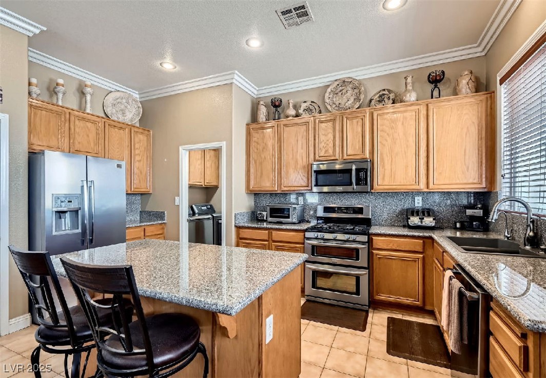 8698 Waterford Bend Street, Las Vegas, Nevada image 11