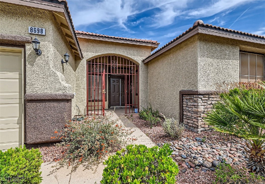 8698 Waterford Bend Street, Las Vegas, Nevada image 3
