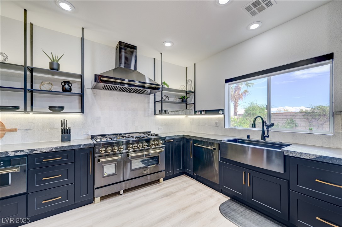 12121 Las Hurdes Avenue