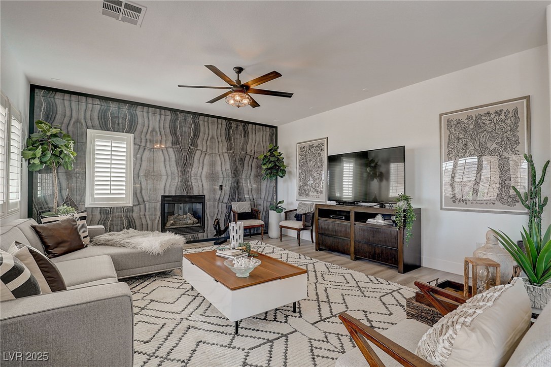 12121 Las Hurdes Avenue