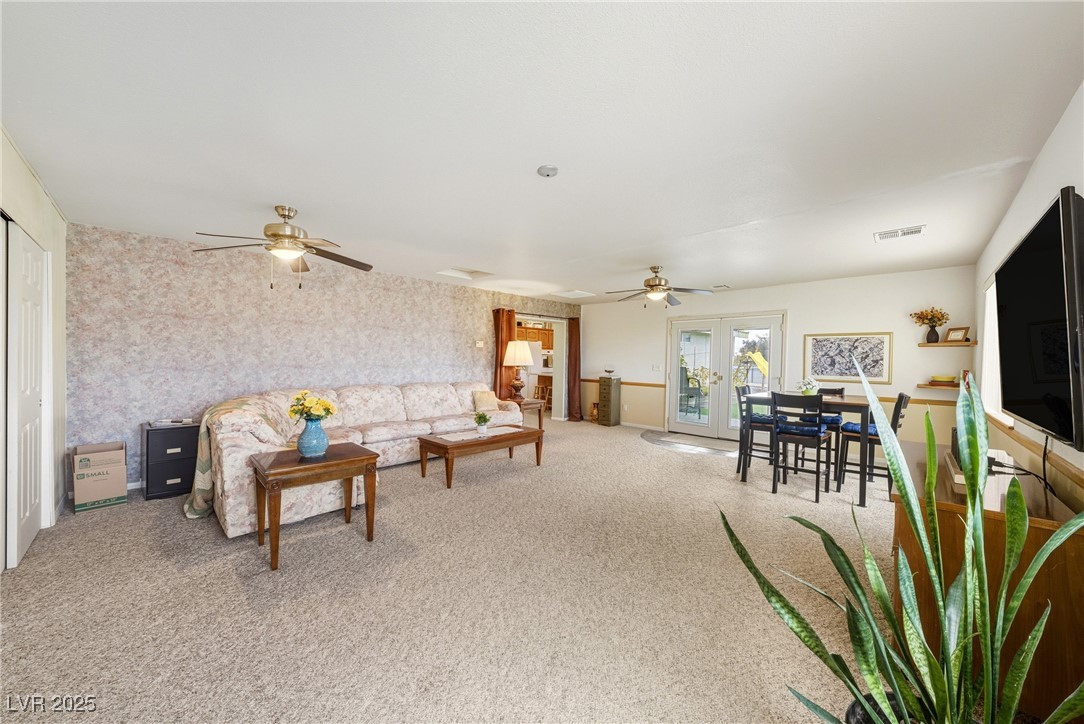 2501 S Mallard Avenue