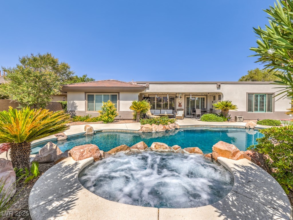 99 Fountainhead Circle