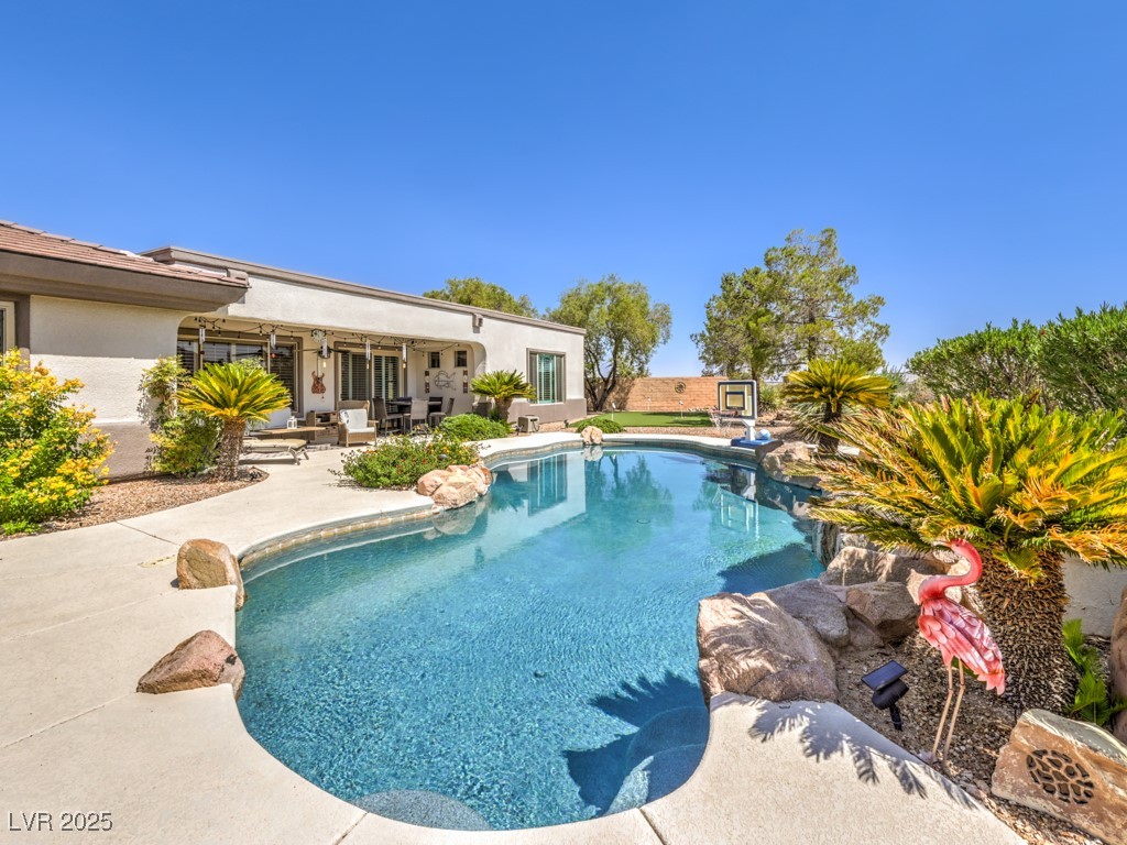 99 Fountainhead Circle