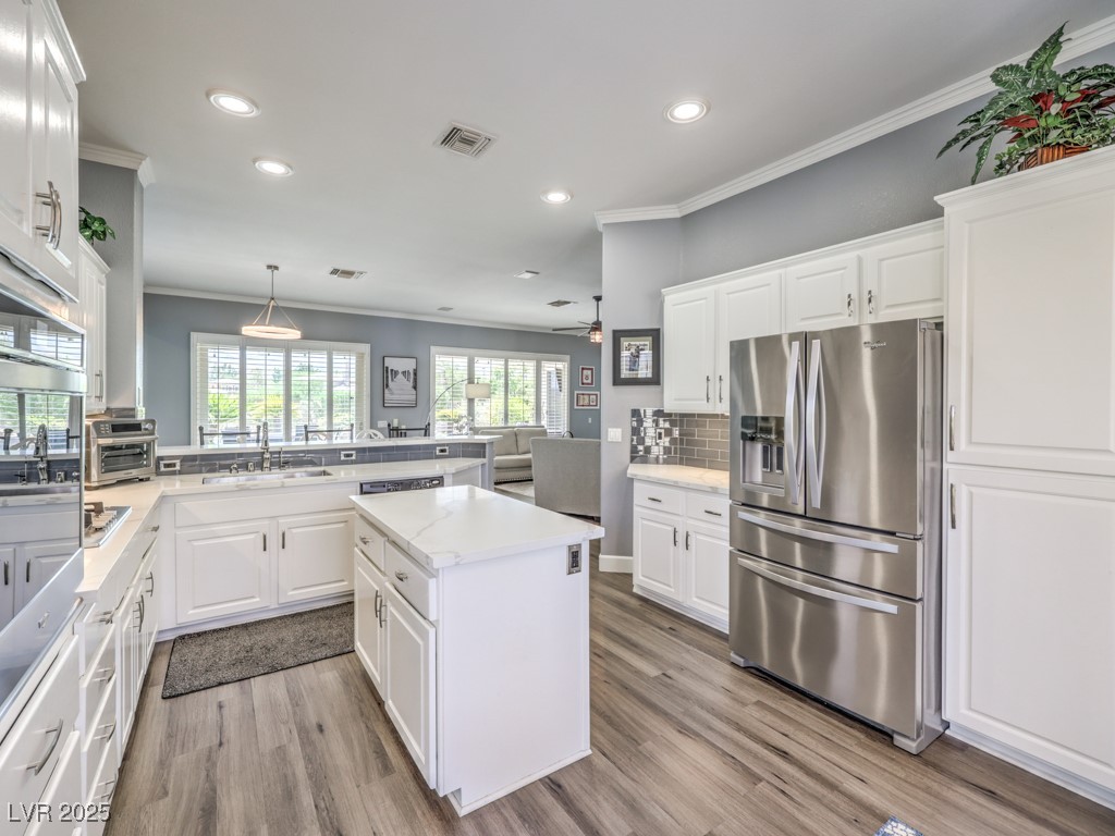 99 Fountainhead Circle