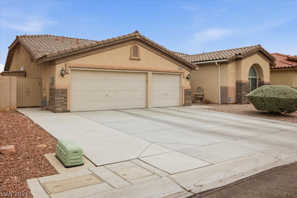 3154 Surf Spray Street