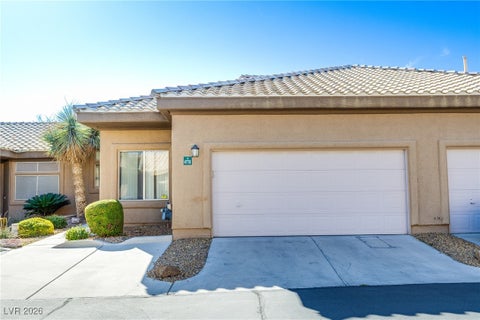 Townhouse For Sale - 4775 Wild Draw Drive<br/> Clark County, North Las Vegas, NV 89031