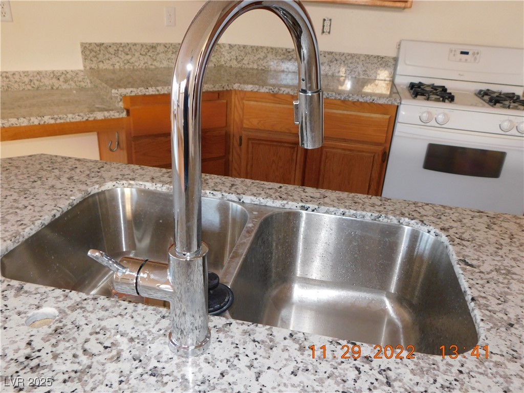 3872 Crest Horn Drive