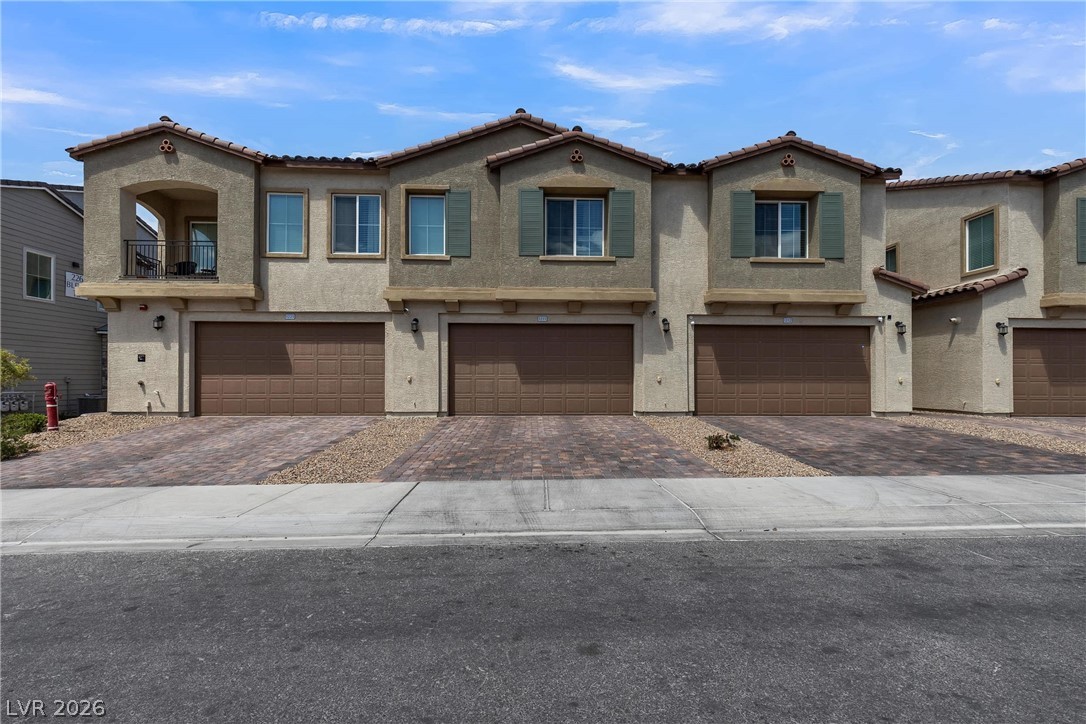 236 Callen Falls Avenue 1211