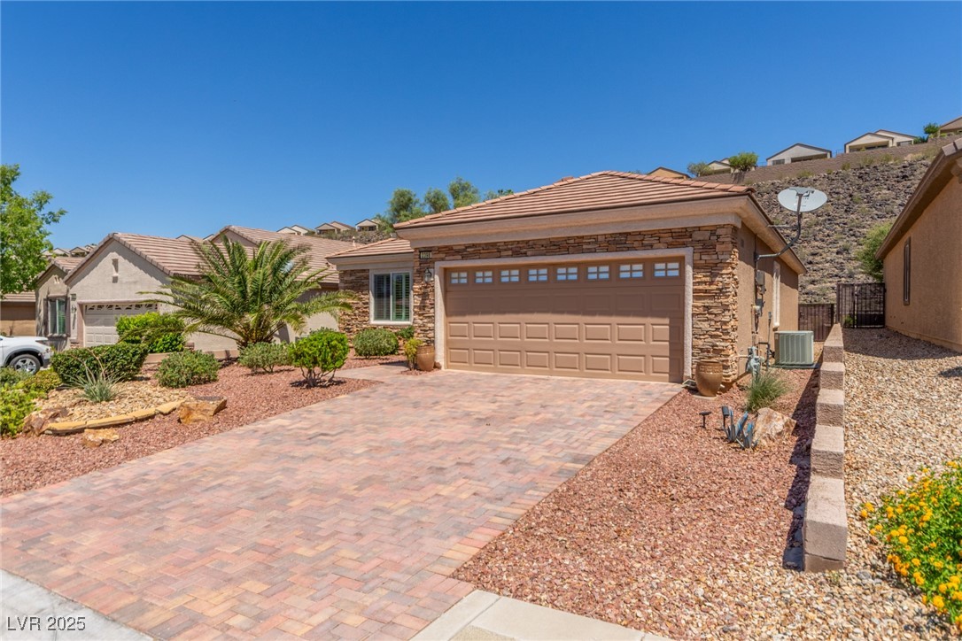 Properties 4 2398 Jada Drive