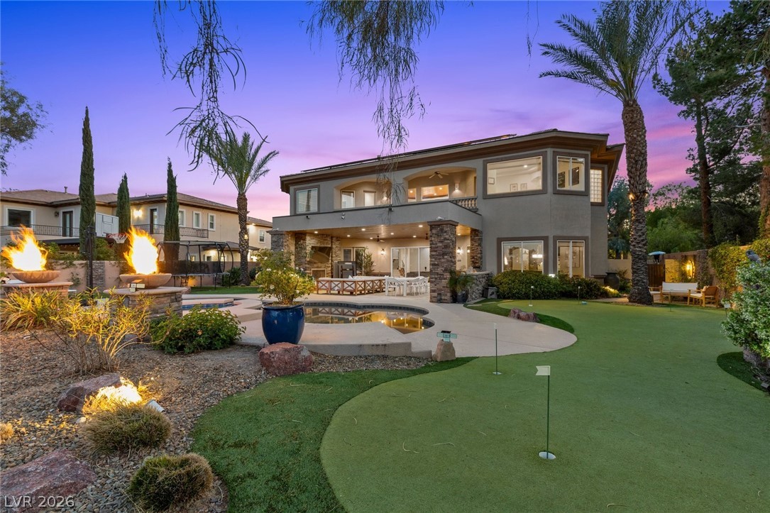 712 Canyon Greens Drive