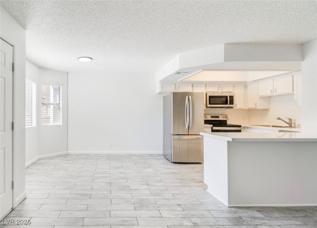 Las Vegas, Nevada 89128, United States, 2 Bedrooms Bedrooms, ,2 BathroomsBathrooms,Residential,Active,163388