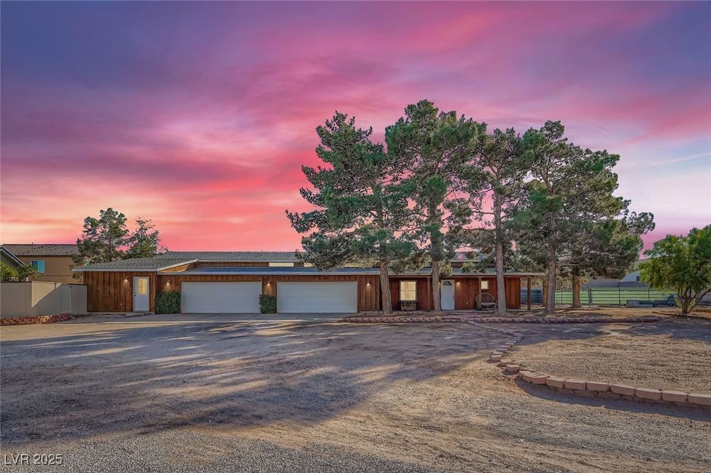 Photo of 4099 Silverado Ranch Boulevard, Las Vegas, NV 89139 (MLS # 2737934)