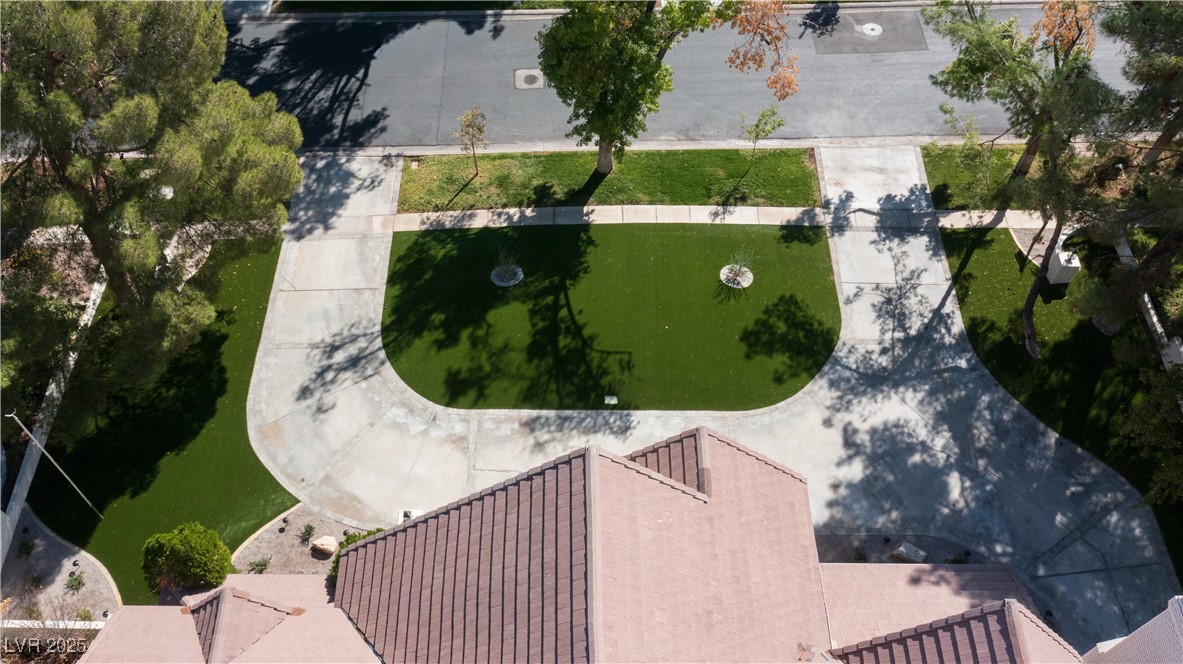 30 Quail Hollow Drive