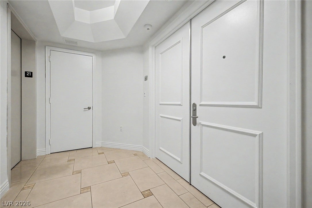 2777 Paradise Road 2102
