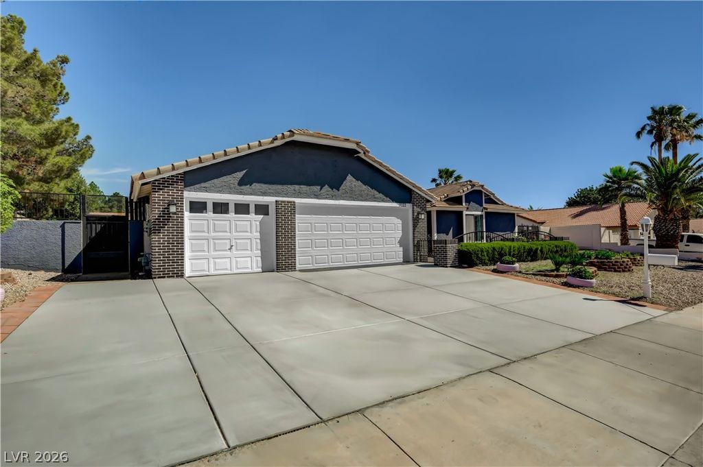 Photo of 3222 E Oquendo Road, Las Vegas, NV 89120 (MLS # 2775728)