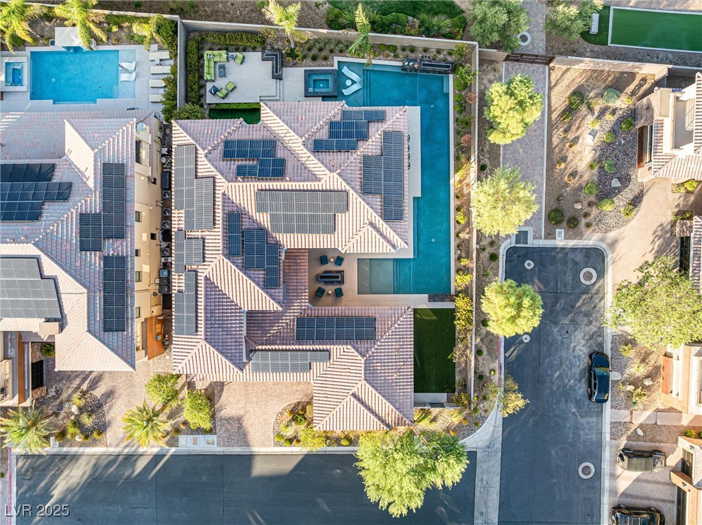 102 San Martino Place