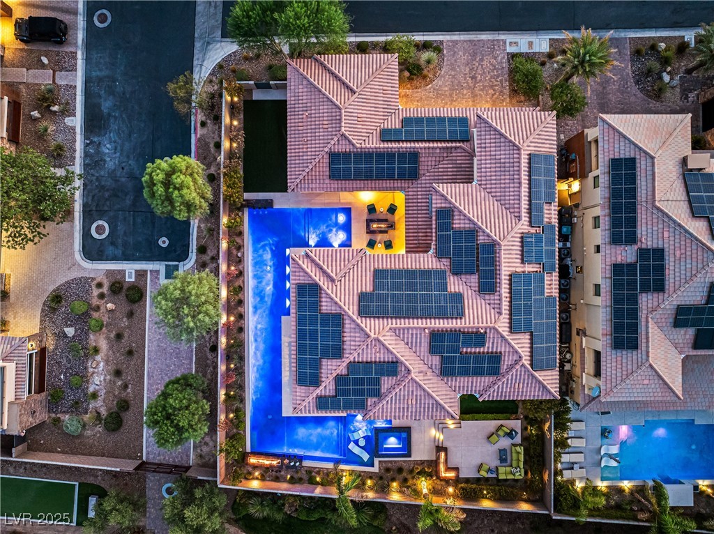 102 San Martino Place