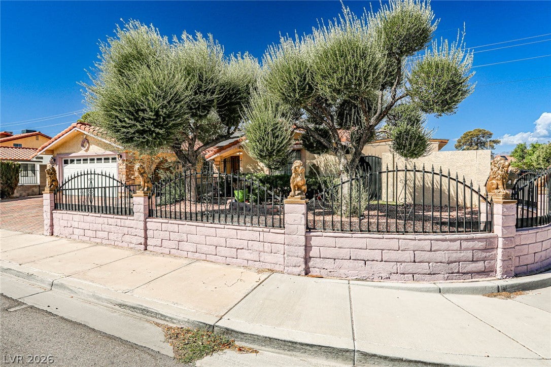 3811 Leisure Lane