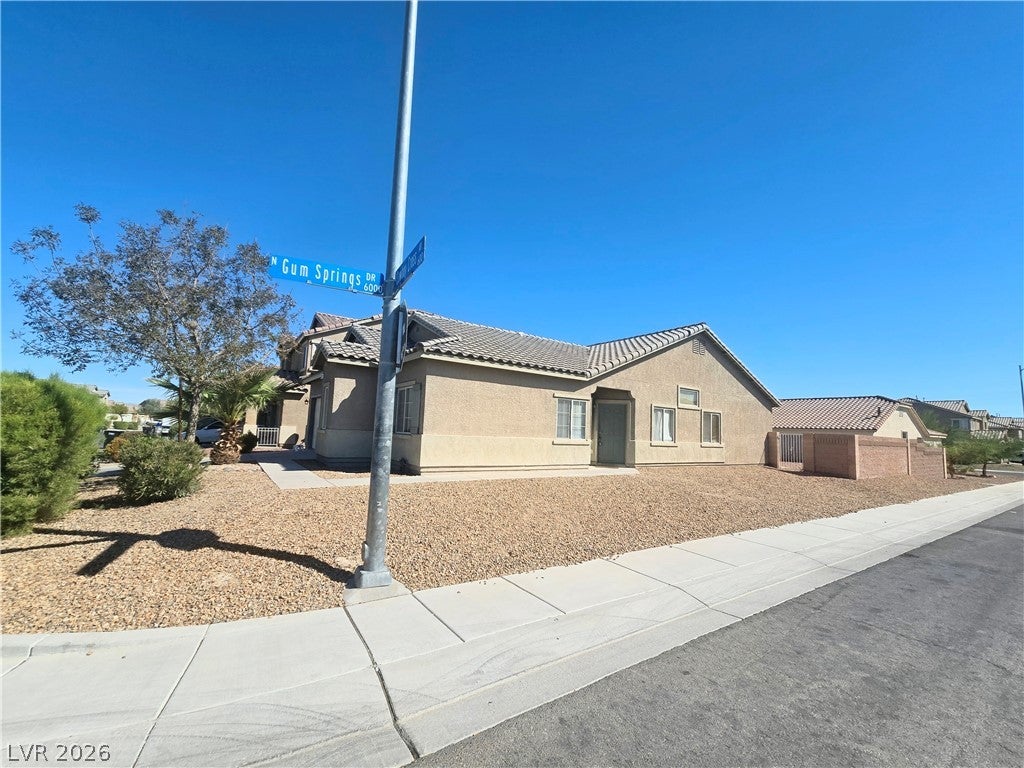 621 Cowboy Cross Avenue
