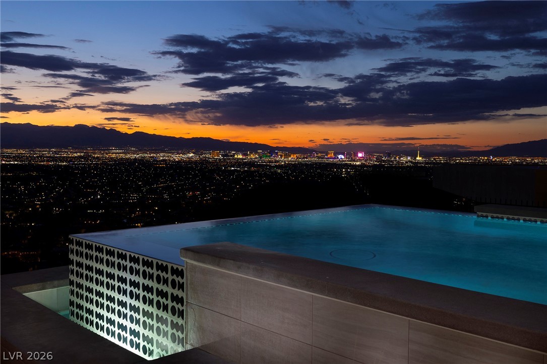 712 Dragon Peak Drive