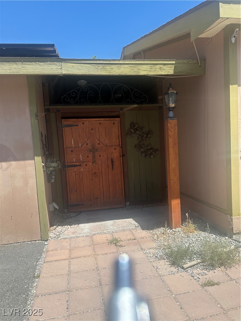 3160 E Navajo Boulevard