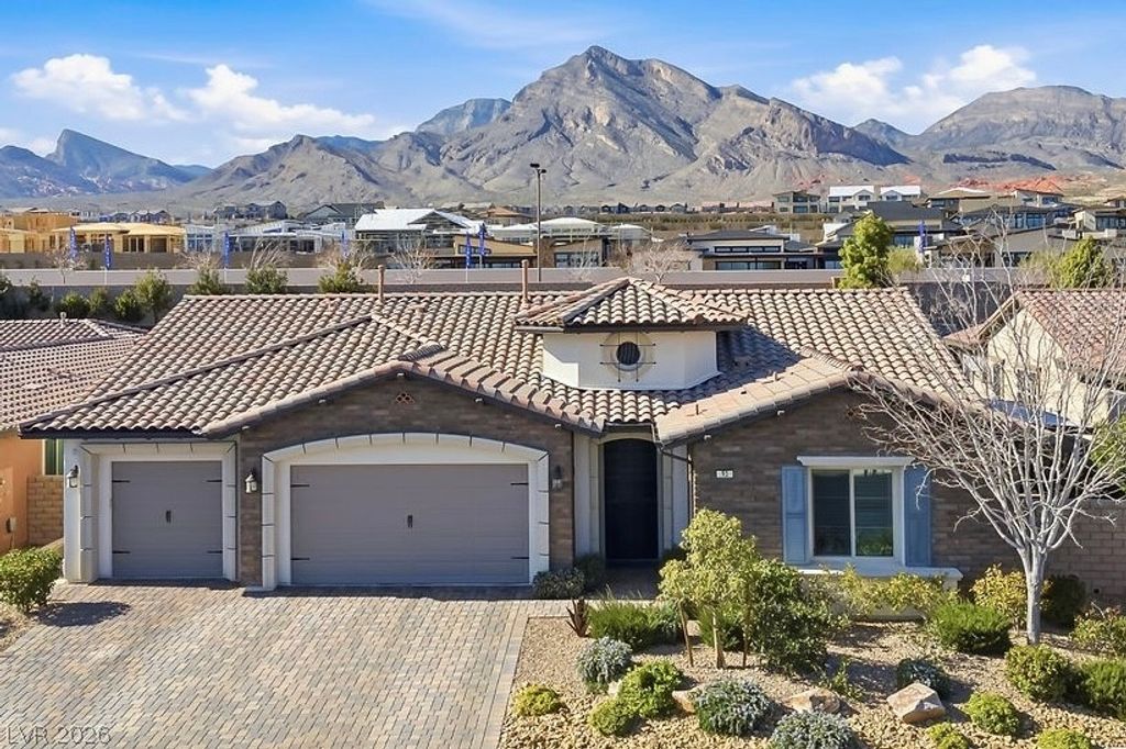 Photo of 93 Cantabria Coast Street, Las Vegas, NV 89138 (MLS # 2752441)