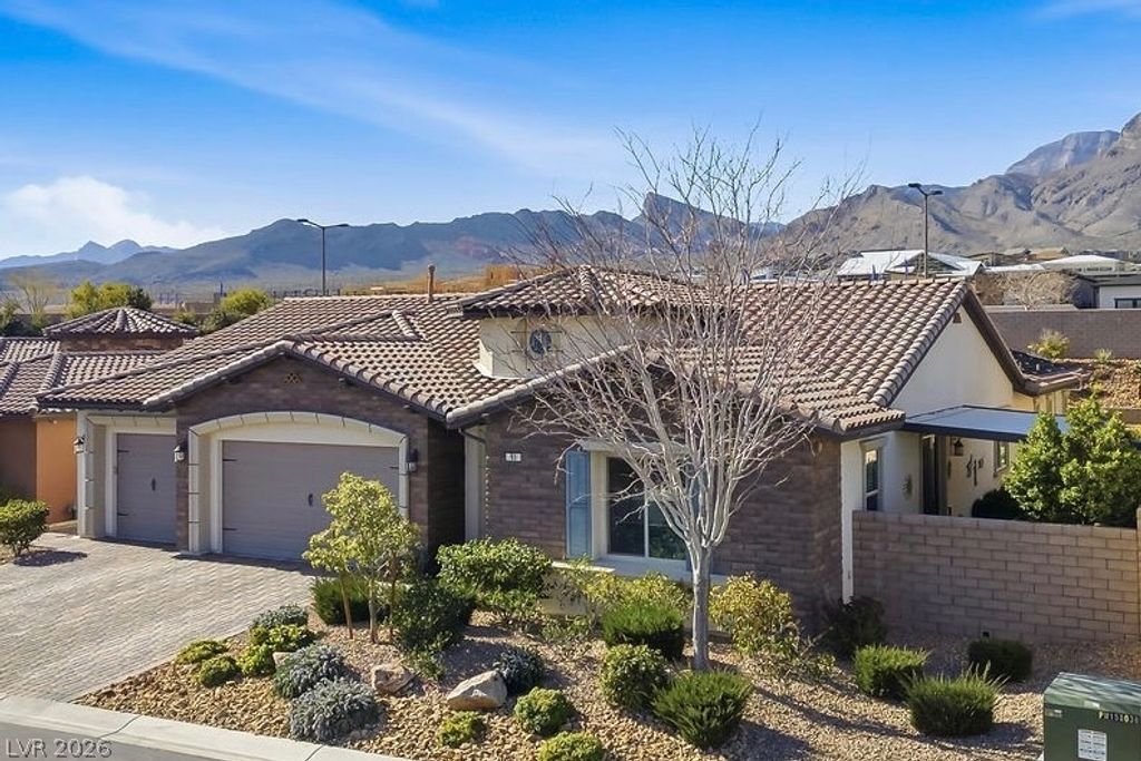 Photo of 93 Cantabria Coast Street, Las Vegas, NV 89138 (MLS # 2752441)