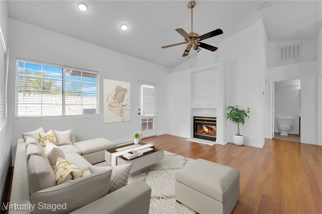 1600 N Torrey Pines Drive 202