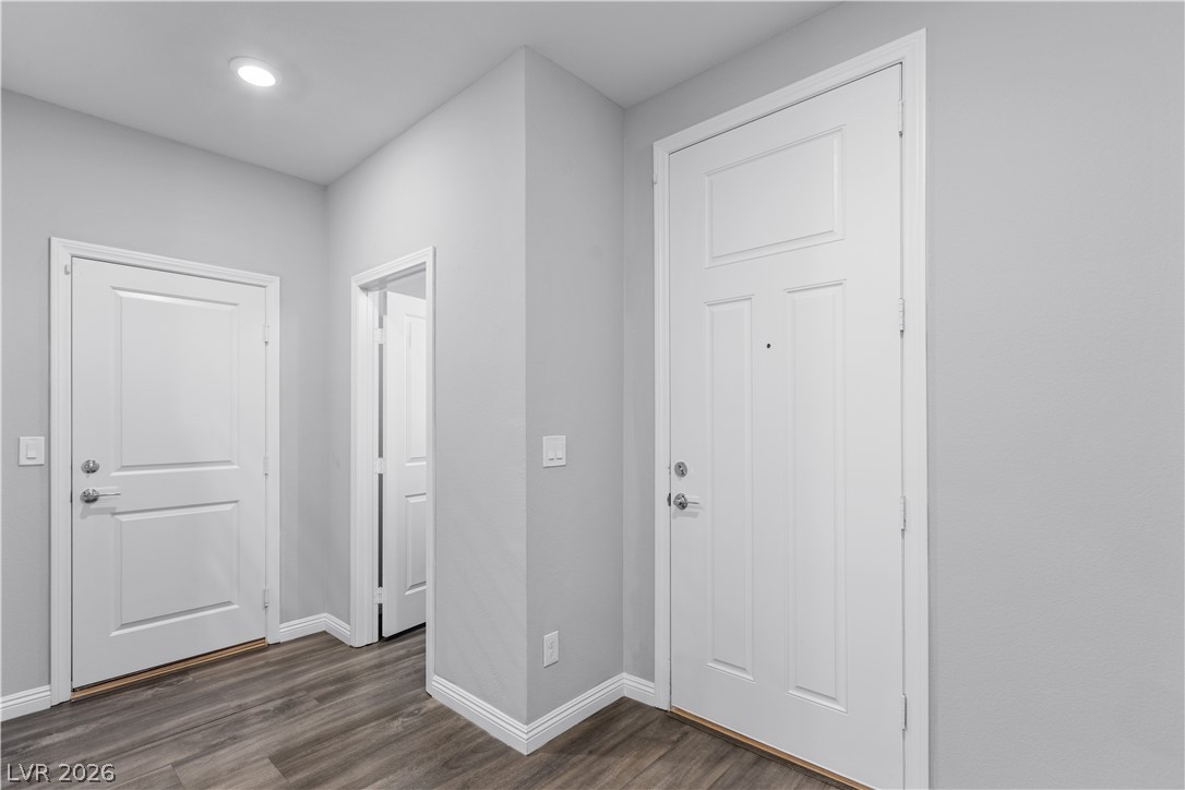 909 Riverlawn Place