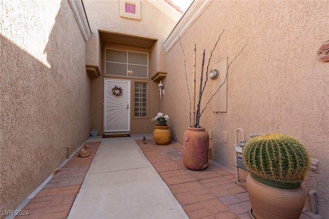 2528 Highvale Drive, Las Vegas, Nevada image 3