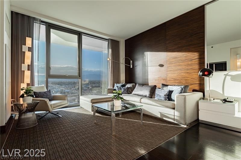 4381 W Flamingo Road 1809