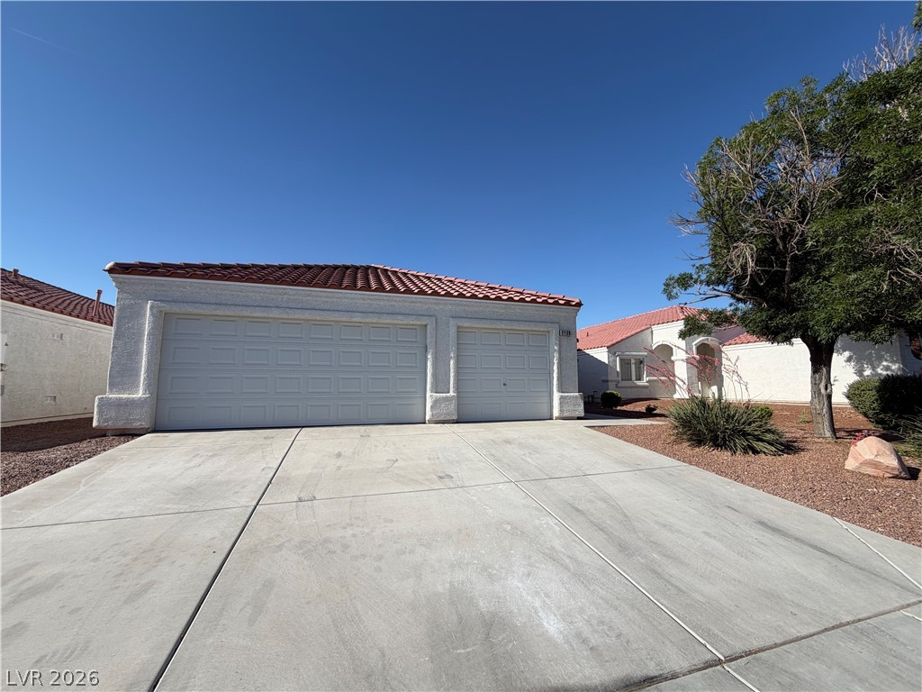 2139 Meadow Green Avenue