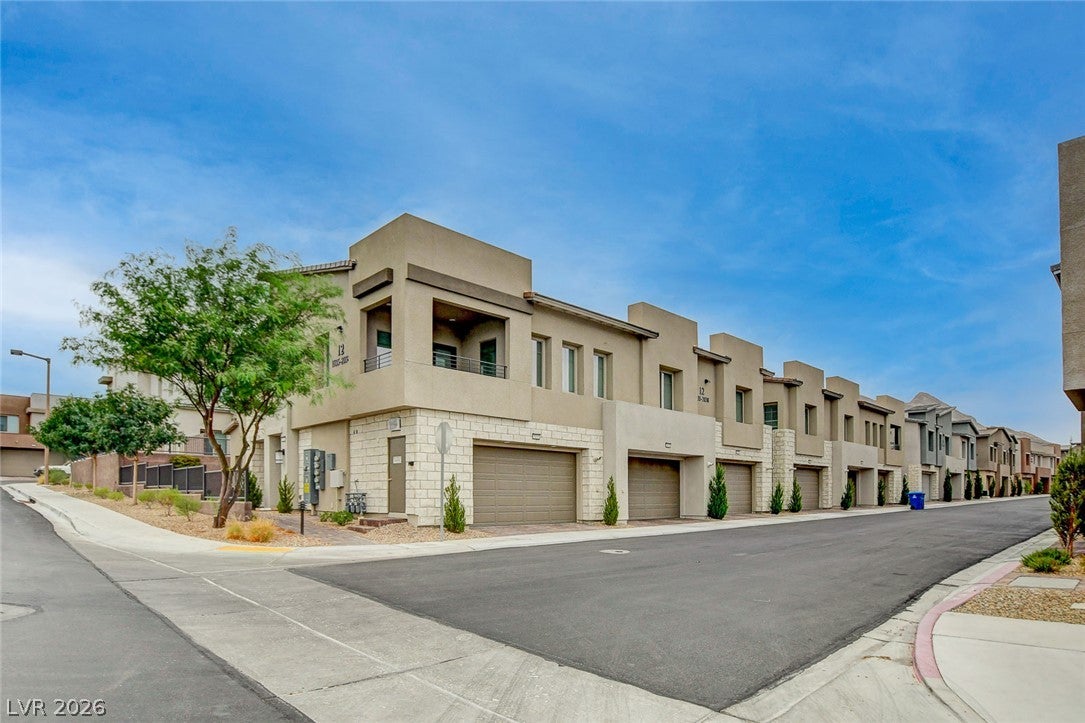 600 N Carriage Hill Drive 1035
