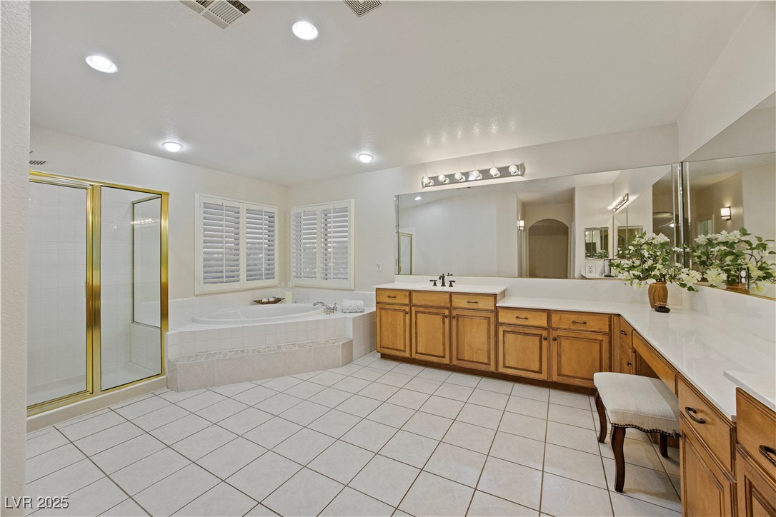 Henderson, Nevada 89074, United States, 5 Bedrooms Bedrooms, ,3 BathroomsBathrooms,Residential,Active,192044