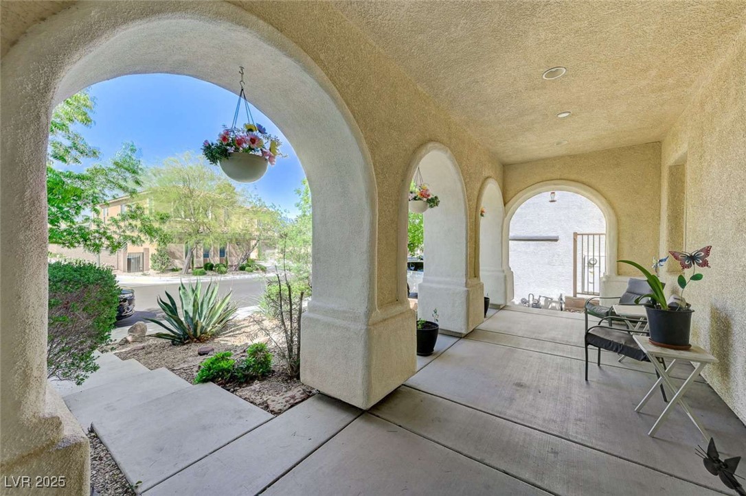 9243 White Waterfall Avenue