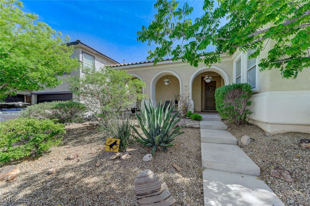 9243 White Waterfall Avenue