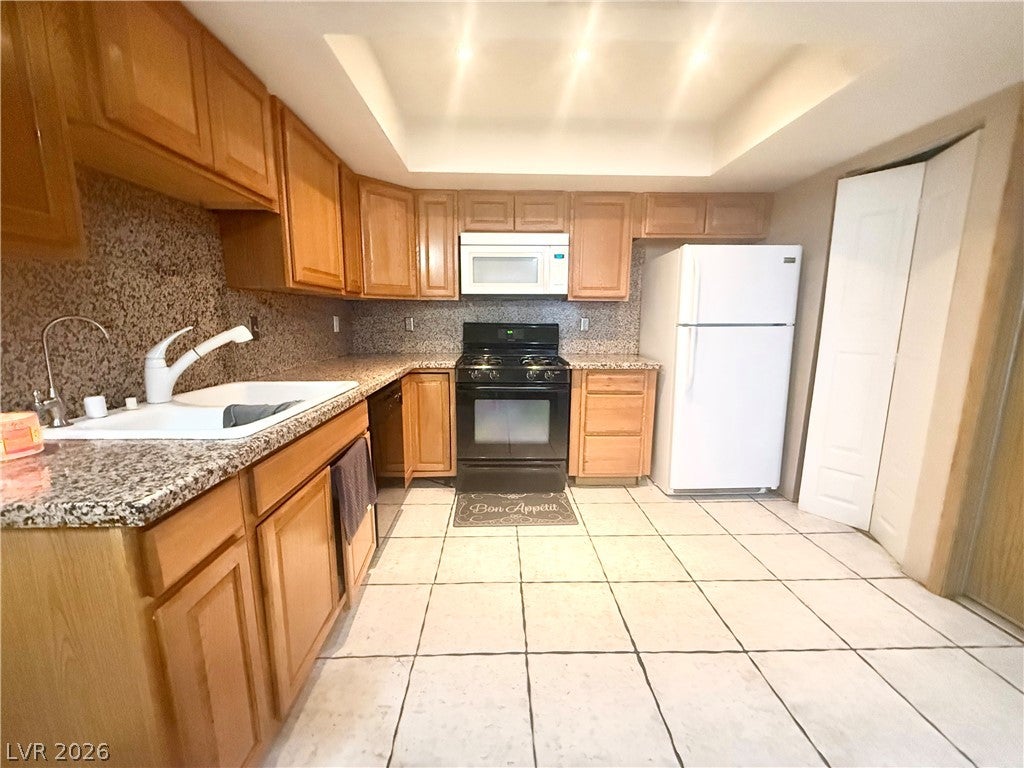 6633 Crosstimber Court