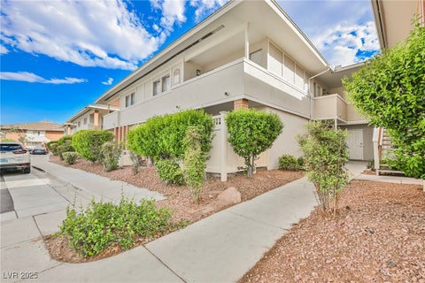 Photo of 2831 Geary Place #2918, Las Vegas, NV 89109 (MLS # 2712255)