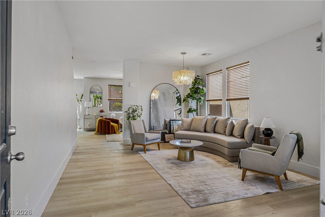 537 Lacabana Beach Drive