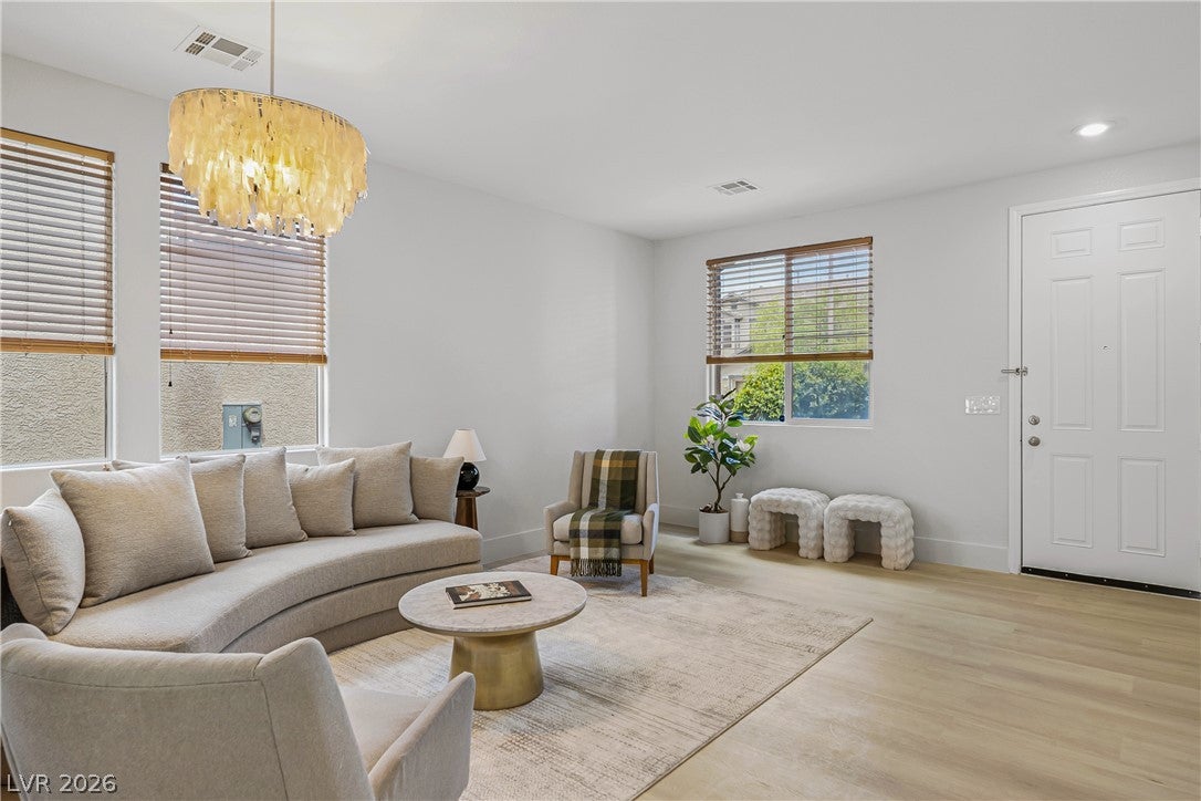 537 Lacabana Beach Drive