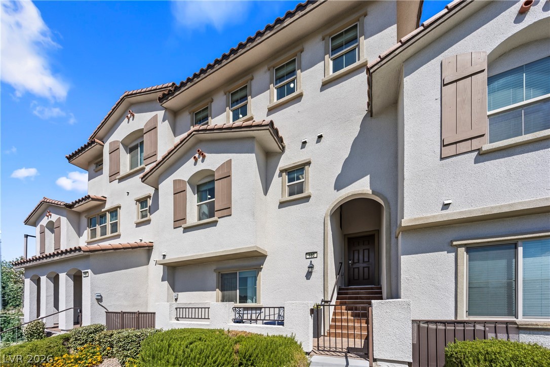 180 Petaluma Valley Drive
