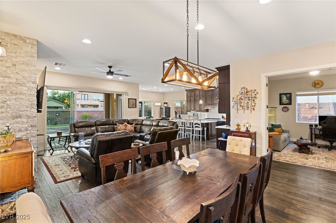 Las Vegas, Nevada 89178, United States, 4 Bedrooms Bedrooms, ,3 BathroomsBathrooms,Residential,Contingent,22551