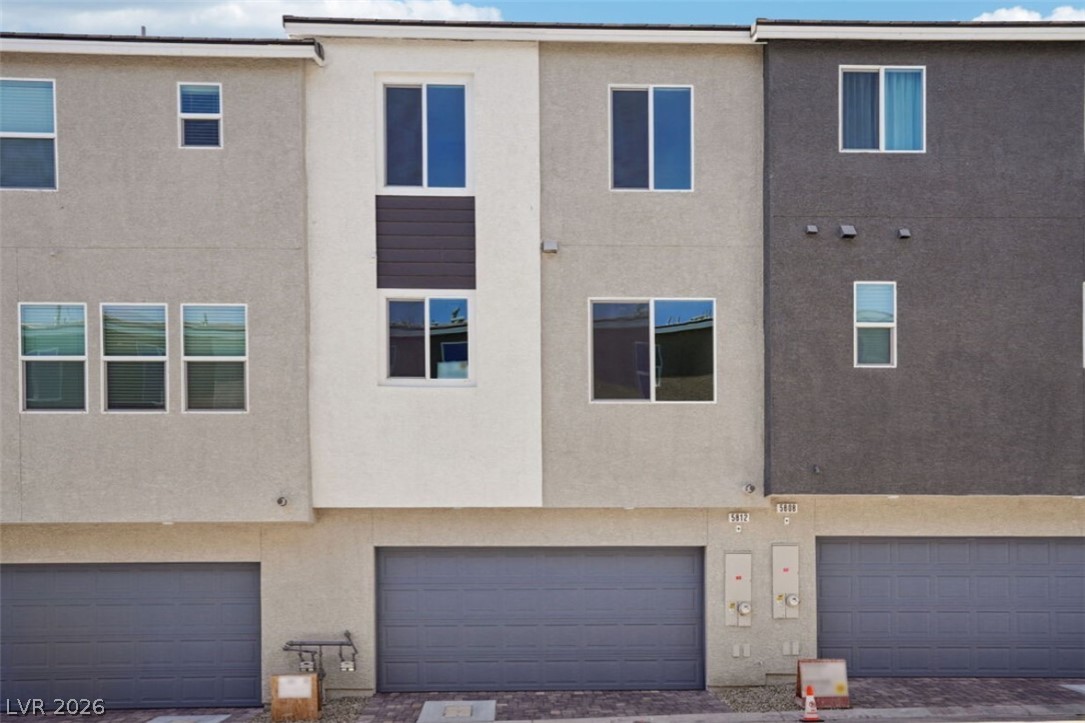 5812 Wisteria Walk Street