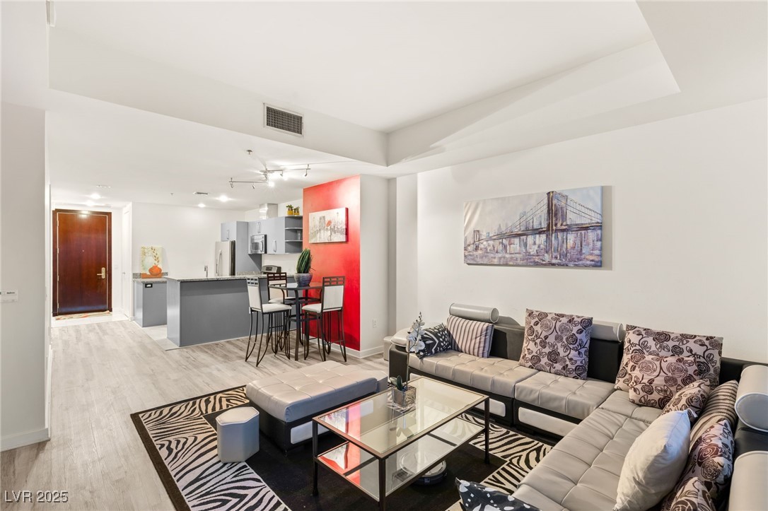 4575 Dean Martin Drive 1103